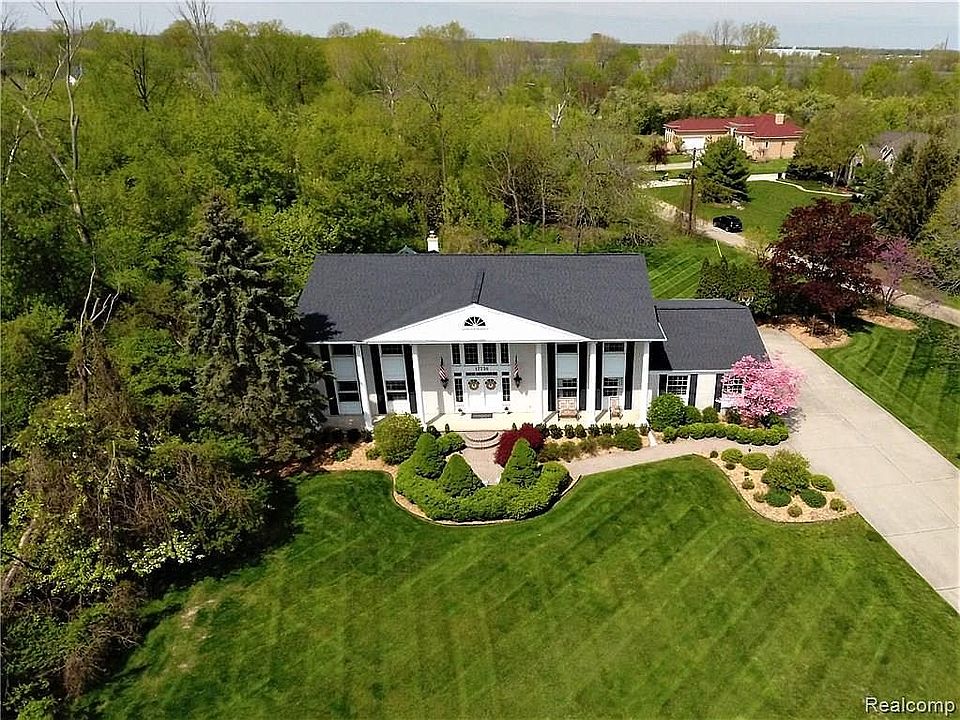 17730 Parke Ln, Grosse Ile, MI 48138 Zillow
