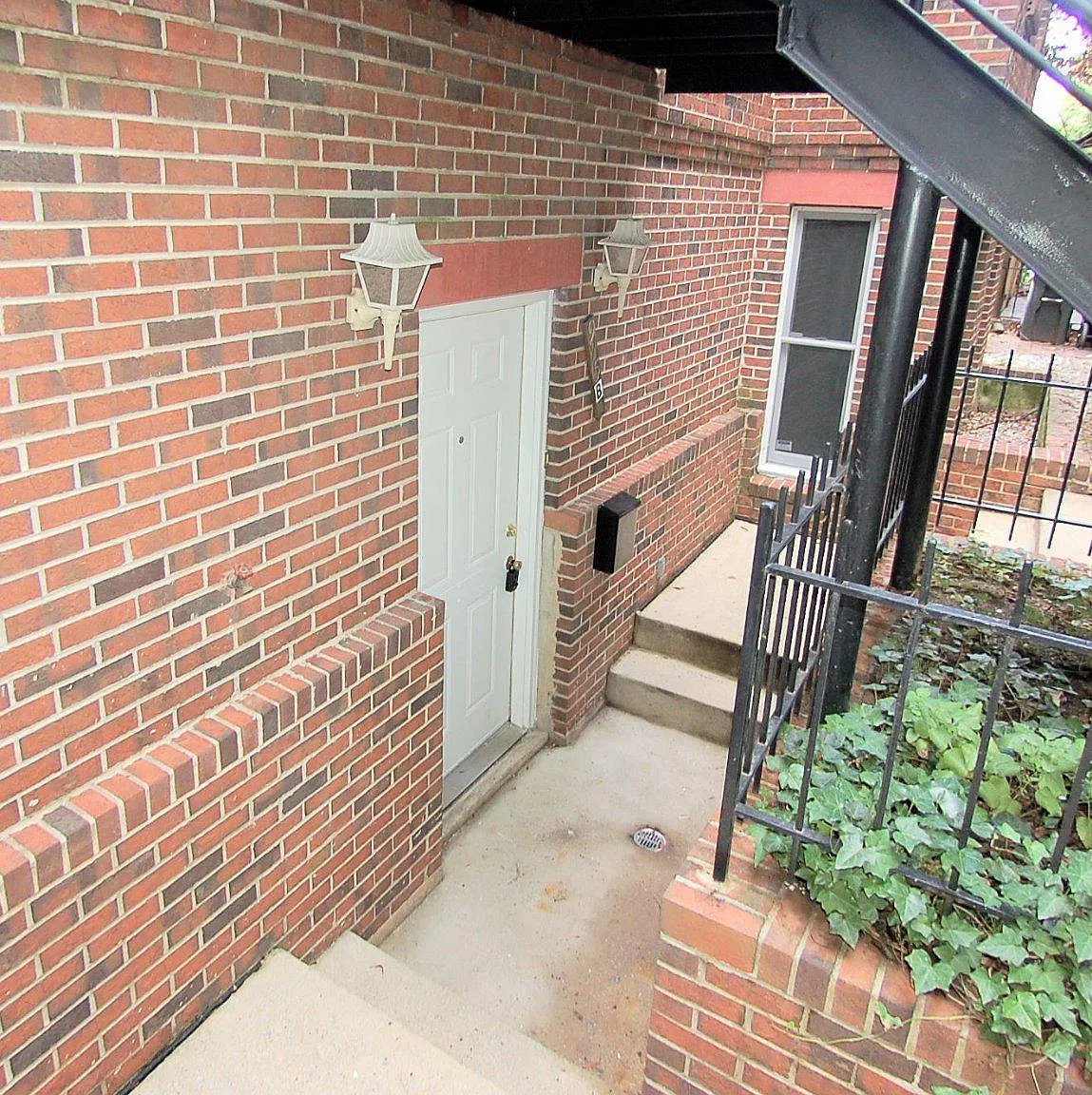 1 bed, 1.0 bath, 935 sqft, $2,495 — Photo 1