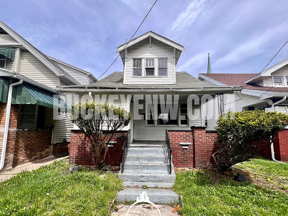 1422 Tecumseh St