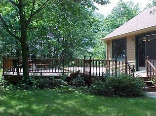 8676 Banner Hill Rd, Omro, WI 54963