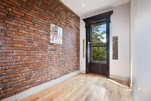 Rented by Nooklyn NYC LLC | media 13