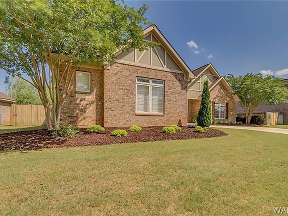 2nd image of 4531 Royale Dr