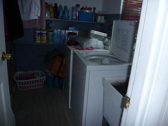 4th image of 549 Blossomhill Ln