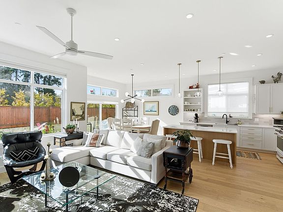 3rd image of 846 Ackerman Rd #16