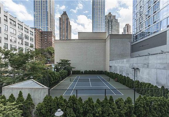 5th image of 229 W 60th St APT 7T
