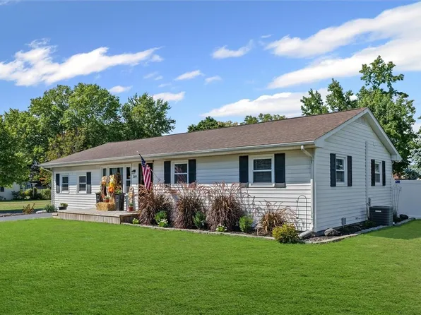 204 E Green St, Oakwood, IL 61858