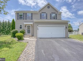194 Christiana River Dr, Clayton, DE 19938