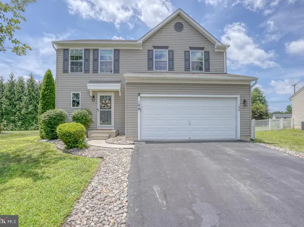 194 Christiana River Dr, Clayton, DE 19938