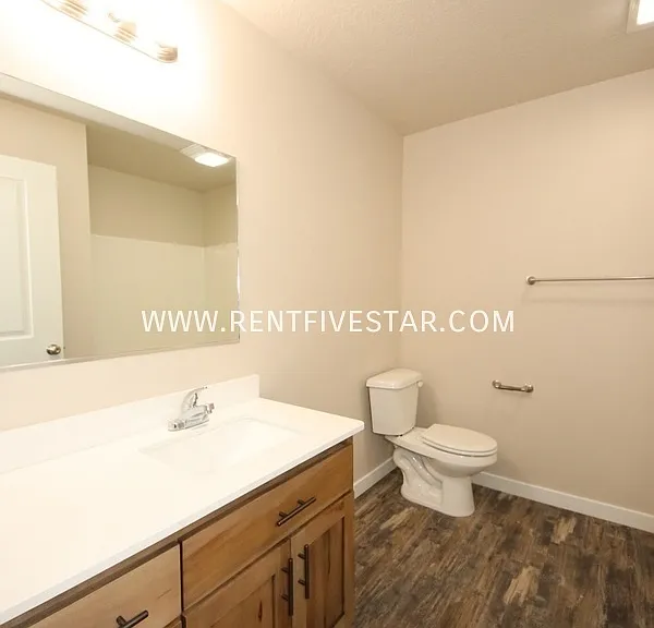 431 McKinley Ave #5B — Photo 8