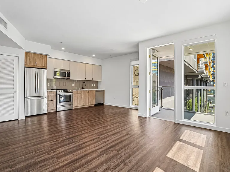 689 S Catalina — Photo 30