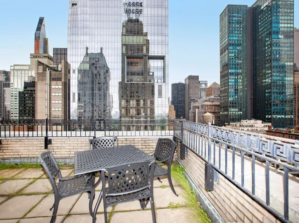 160 Central Park South 2209 image 8 of 8