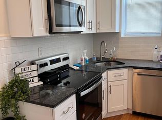 1330 N 6th St #1F, Philadelphia, PA 19122