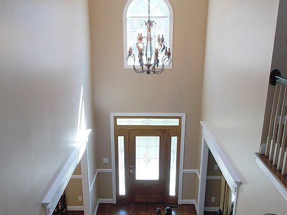 2-story entry from catwalk