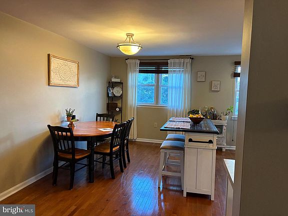 4th image of 219 Stratford Rd