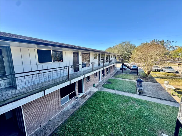 2201 N Grand Blvd APT 8, Pearland, TX 77581