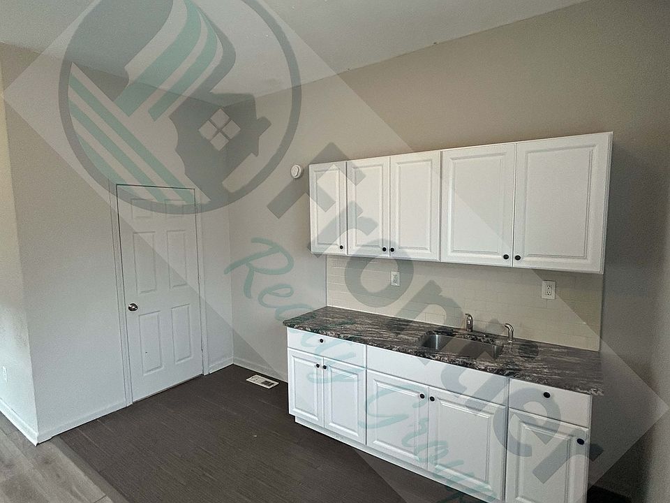 1st image of 502 19th St #2