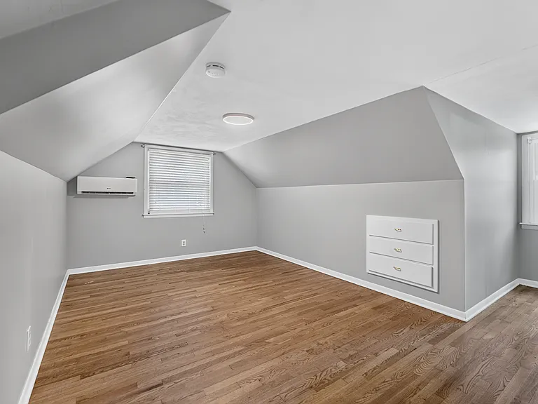 7318 Rosewood St — Photo 31