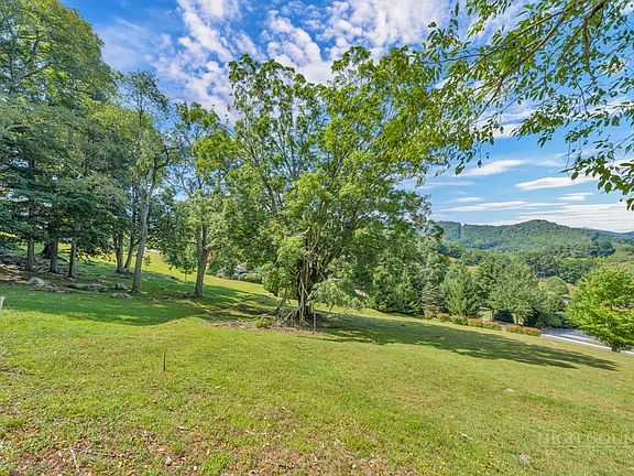 3rd image of Lot 52 Supreme Golden Road