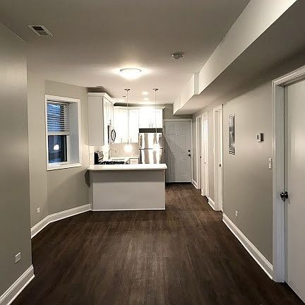 3rd image of 4336 N Sawyer Ave #1
