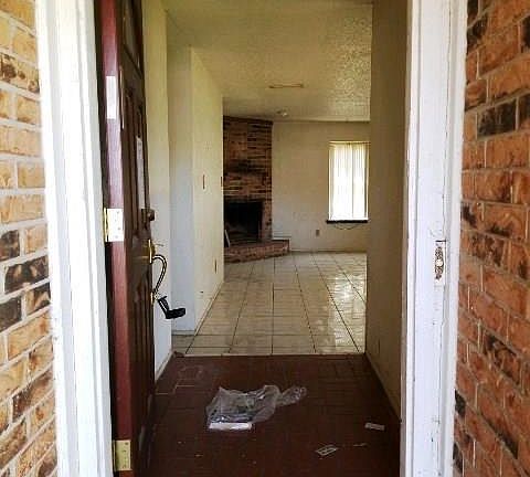 3rd image of 1502 White Oak Dr