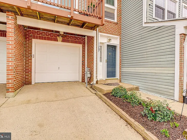 11707 Tumbrel Ct — Photo 3