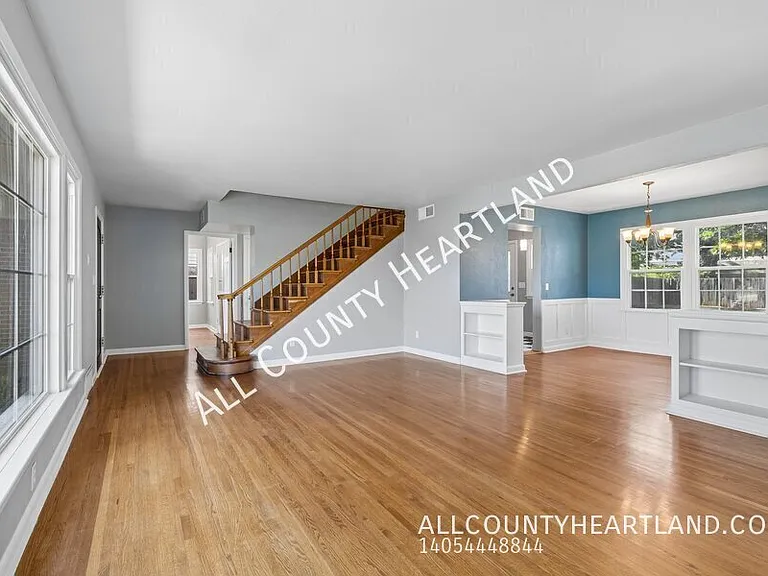2736 NW 27th St — Photo 2