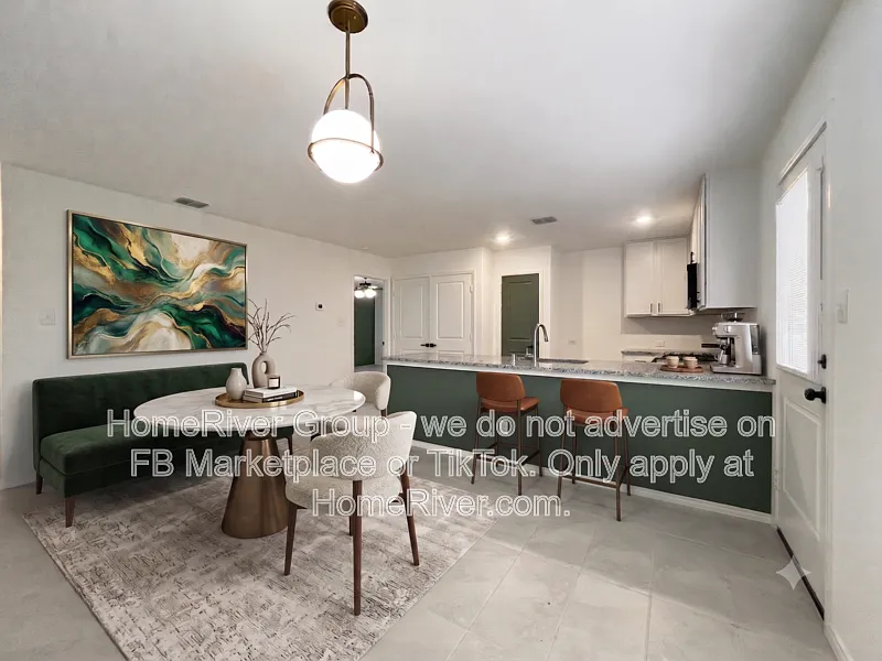 3 bed, 2.0 bath, 1311 sqft, $1,795 — Photo 3