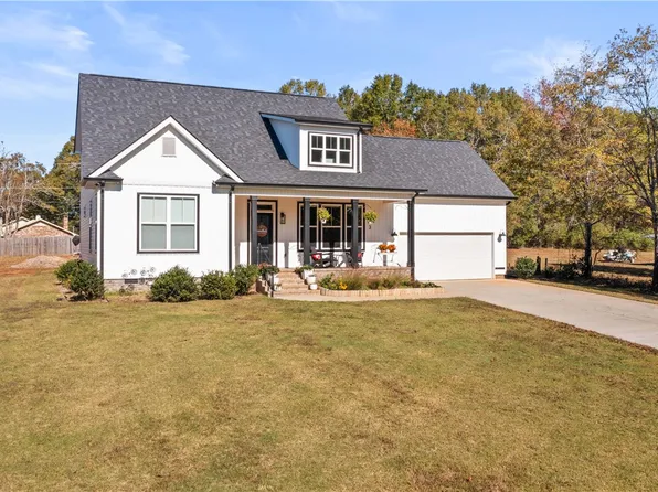 3 Sunset Ct, Williamston, SC 29697