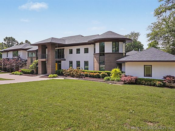 2nd image of 2668 Terwilleger Blvd