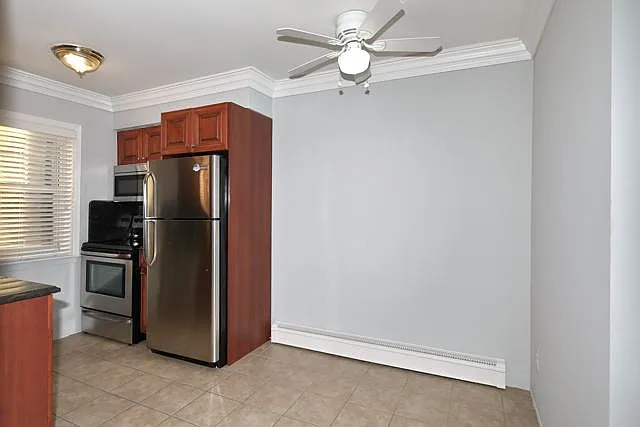 Fairfield Manor — Photo 2