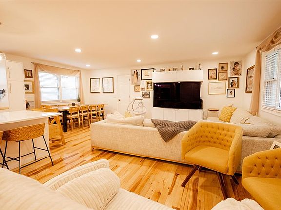 3rd image of 1101 Carol Dr