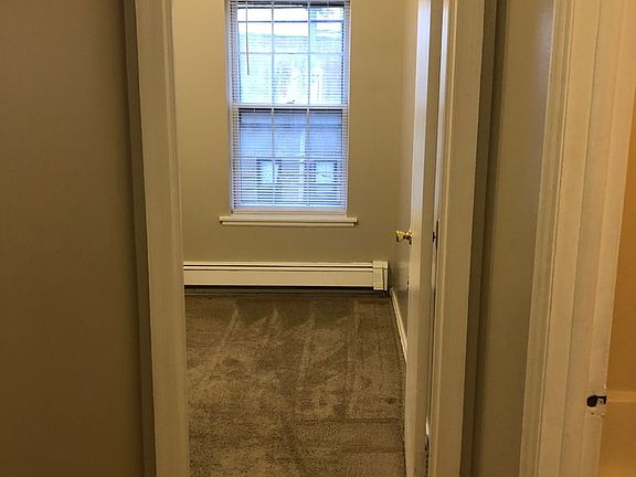 3rd image of 658 N Salina St APT 10