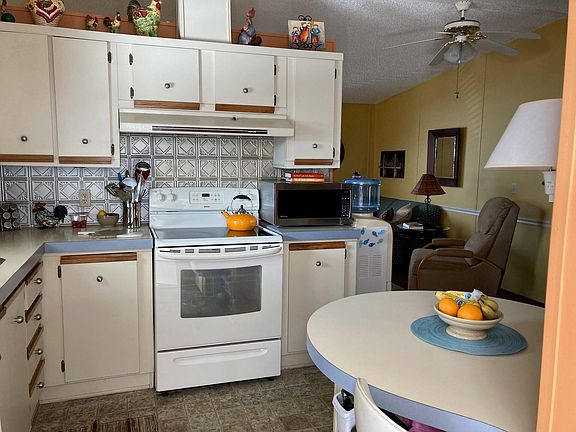 5th image of 8905 Hollywood Dr #54