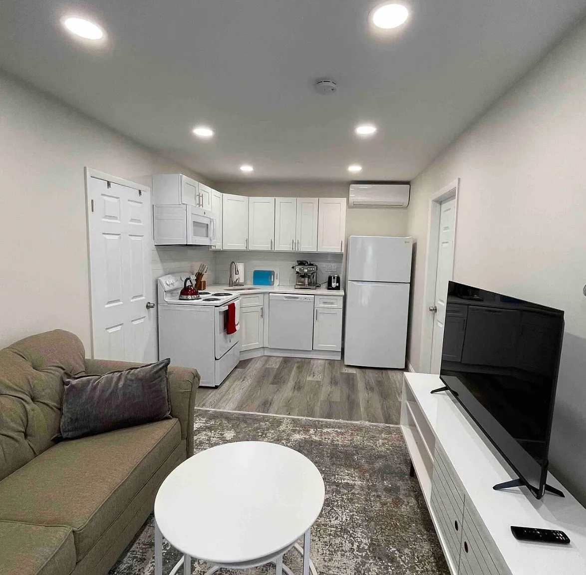 2 bed, 500 sqft, $2,000 — Photo 4