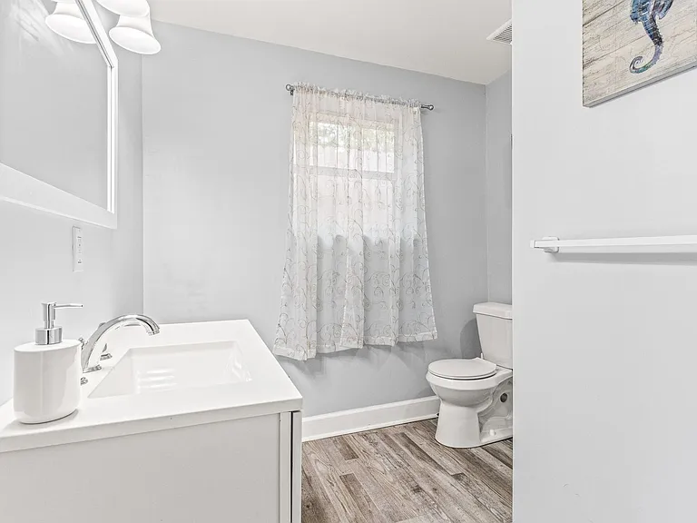 908 N 57th Ave — Photo 29