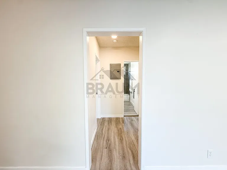 SEPULVEDA — Photo 12