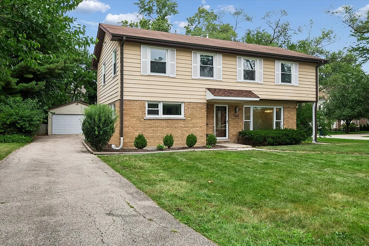 5 bed, 3.5 bath, 2947 sqft, $6,500 — Photo 2