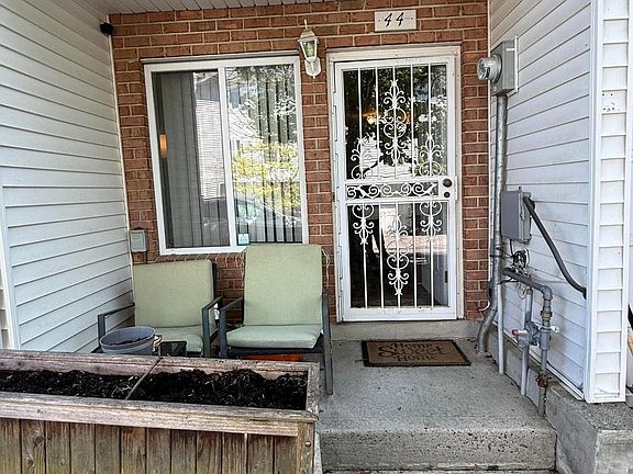2nd image of 44 Amanda Ct