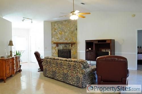 5th image of 1603 Canterbury Ln
