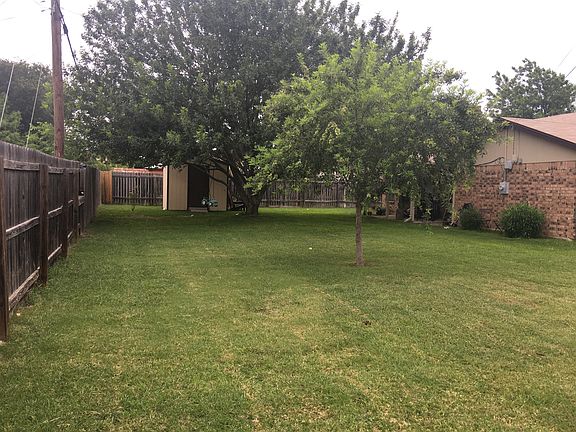4th image of 1801 Meadowbrook Dr