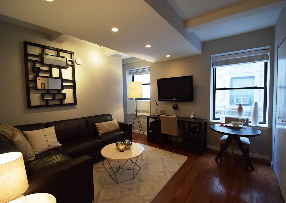 1st image of 150 West 51st Street #1912