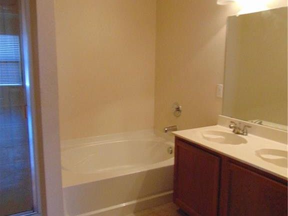 3rd image of 8105 Stowe Springs Ln