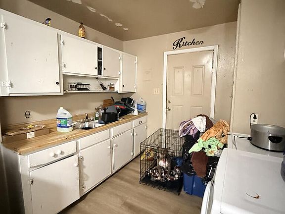 4th image of 1204 Lamar Ave
