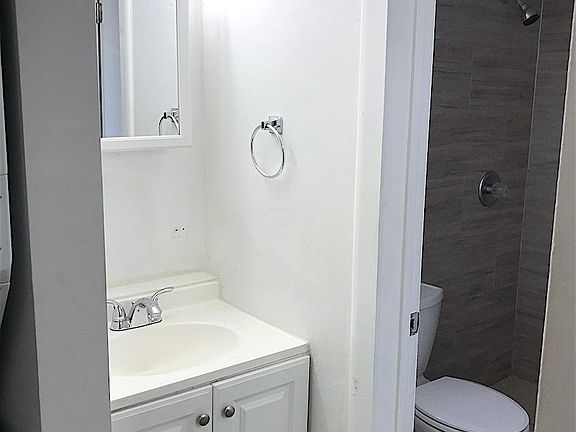 2nd image of 16030 NE 19th Ct APT 201