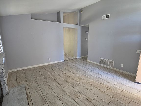 3rd image of 23714 Sierra Oak Dr
