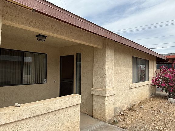 2nd image of 1815 Magnolia Dr APT C
