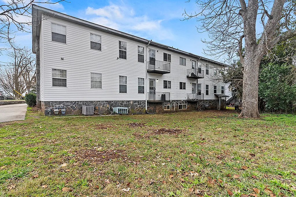400 South Center St - 314B — Photo 4