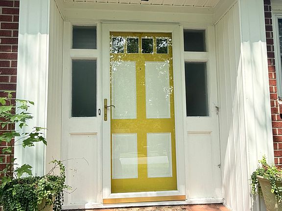 5th image of 1302 E Wright Rd