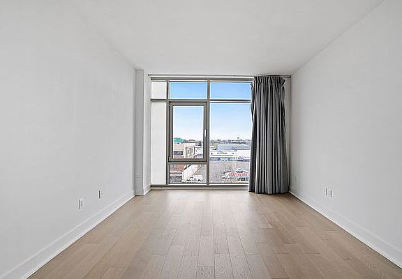 3rd image of 50-11 Queens Blvd #808