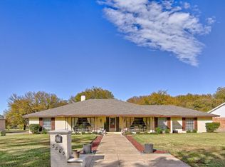 5805 Oakmont Ln, Fort Worth, TX 76112